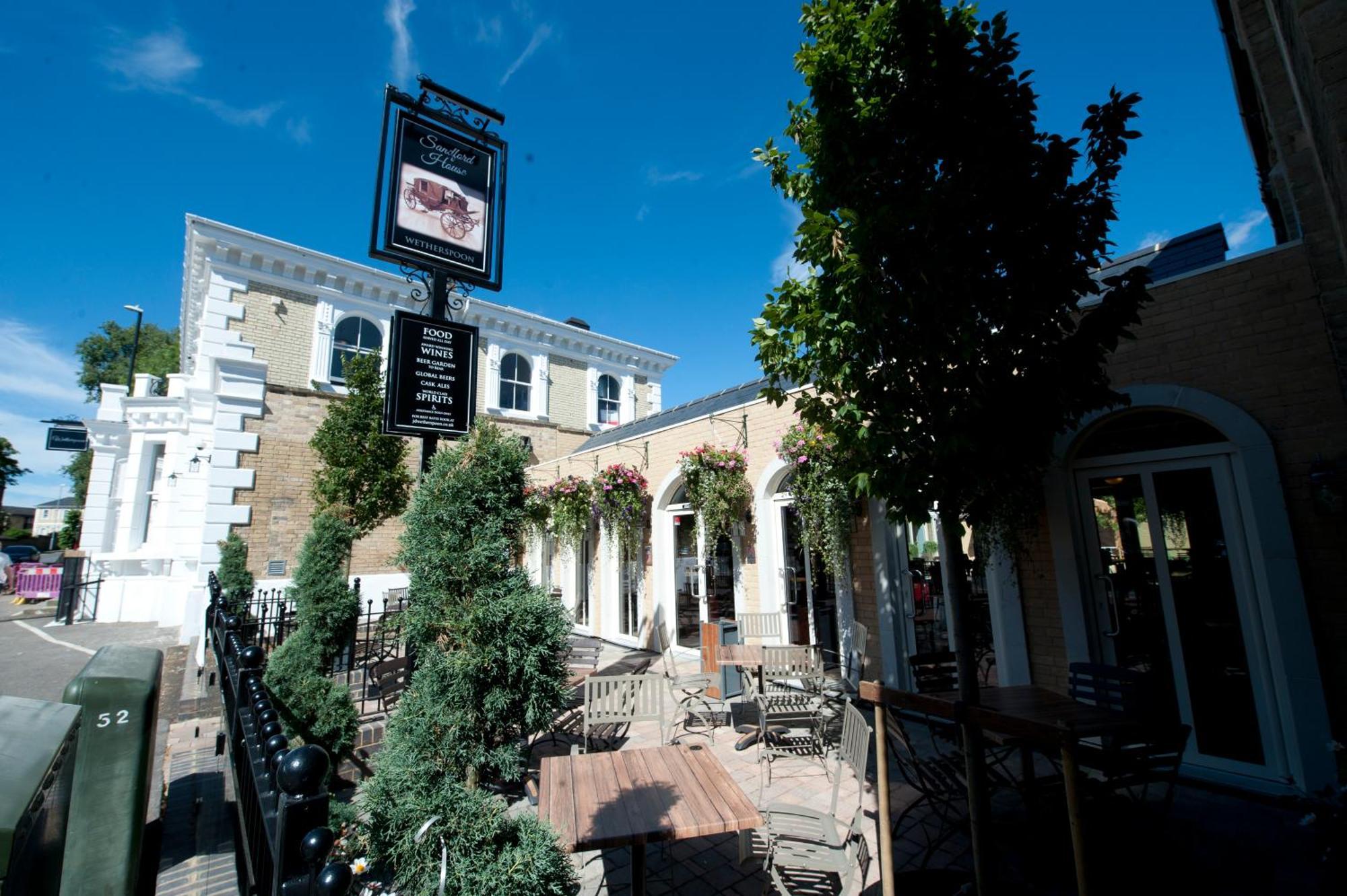 Sandford House Hotel Wetherspoon Huntingdon Exterior foto