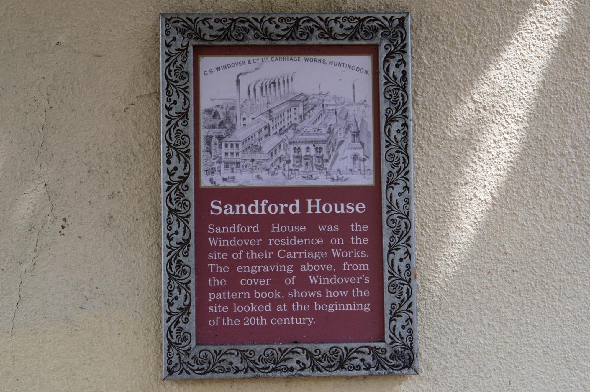 Sandford House Hotel Wetherspoon Huntingdon Exterior foto