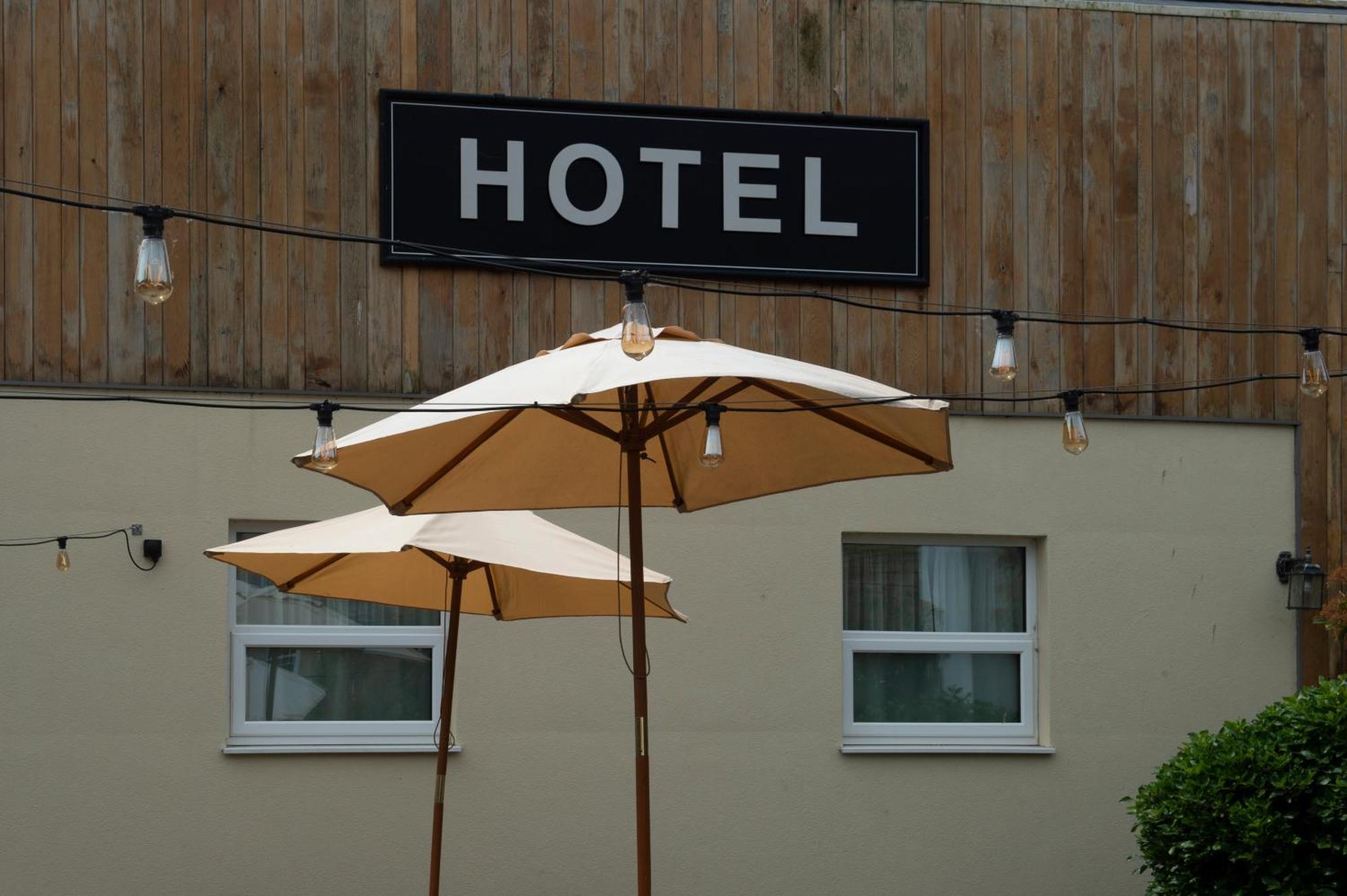 Sandford House Hotel Wetherspoon Huntingdon Exterior foto