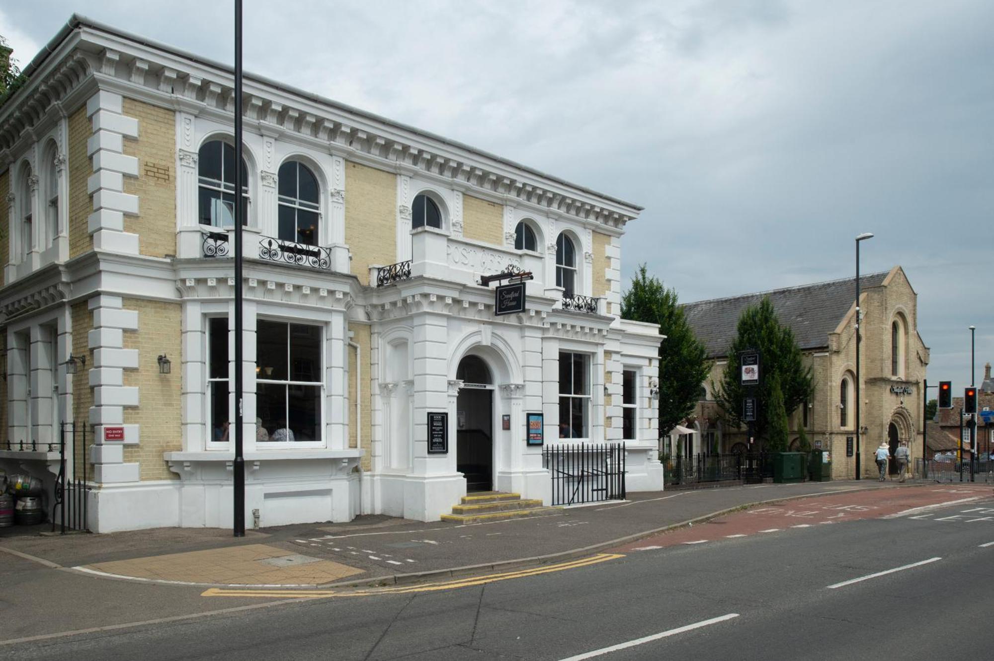 Sandford House Hotel Wetherspoon Huntingdon Exterior foto